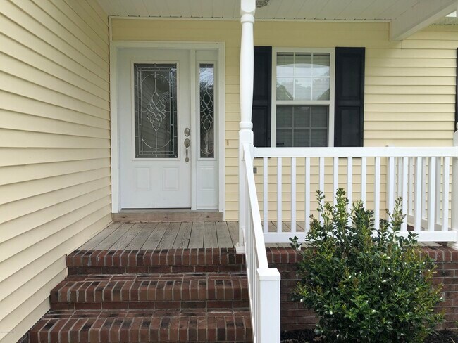 Building Photo - 209 Canterwood Ln