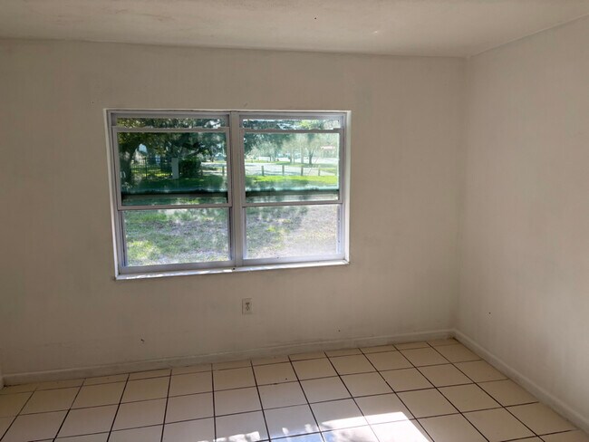Foto del edificio - 2560 Congress St