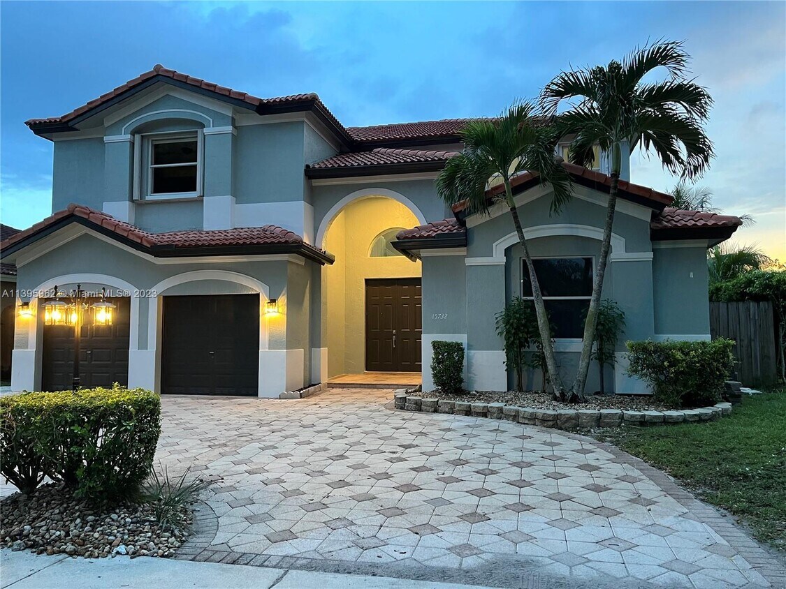Building Photo - 15732 SW 59th Terrace