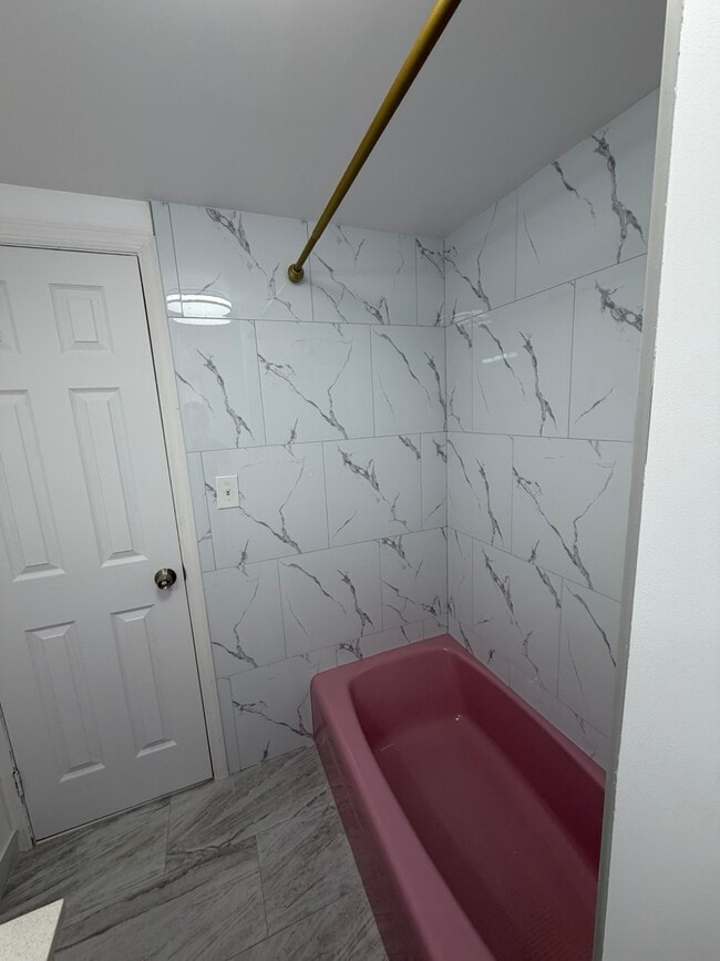 bathroom - 9505 165th Ave