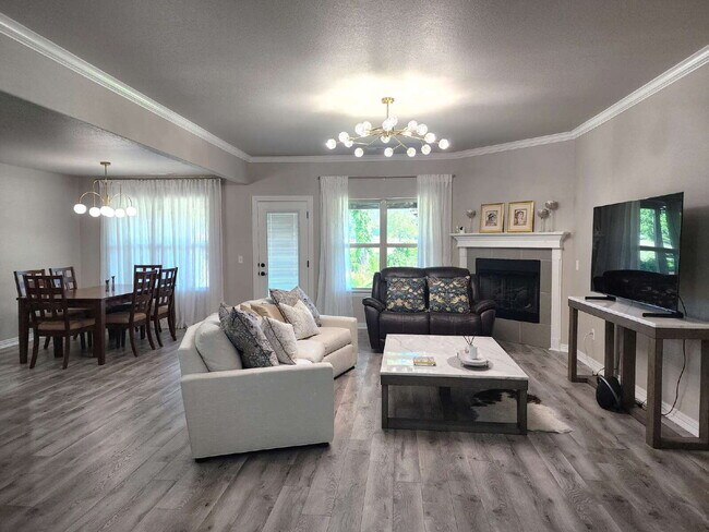 Foto del edificio - 5009 E Truman Ln