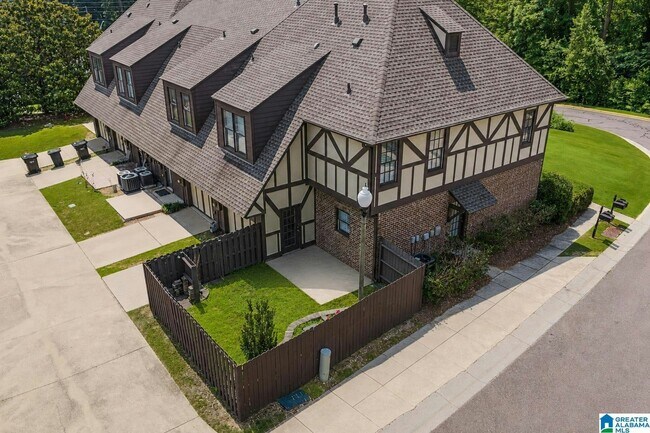 Foto del edificio - 2113 Acton Park Way