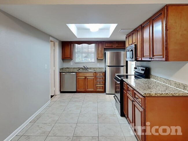 Building Photo - 616 Leisure Avenue Tampa FL