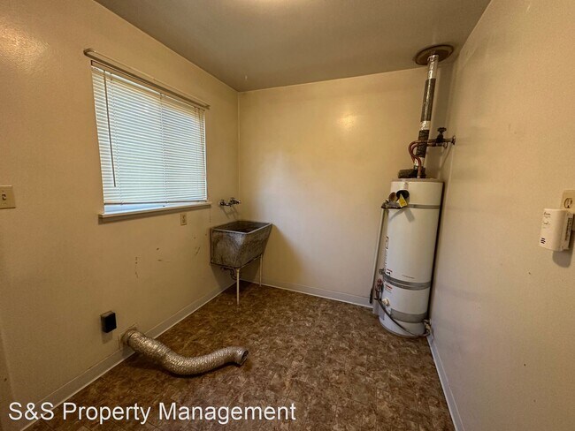Building Photo - 2 br, 1 bath House - 1601 19th Street - 001