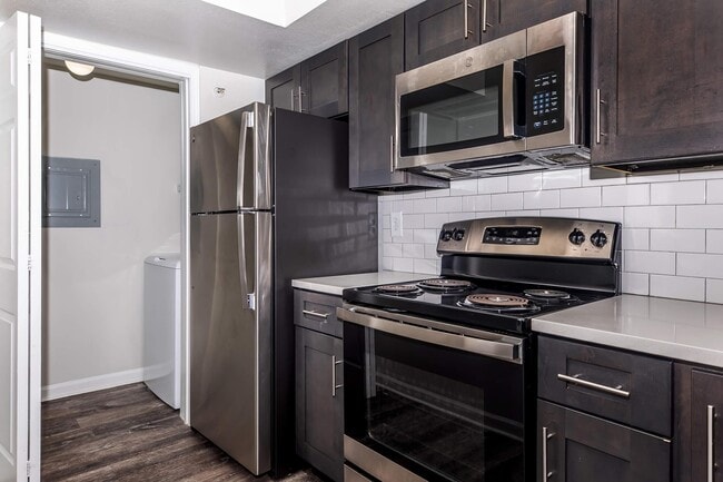 Building Photo - The Ridgeleigh at Van Dorn