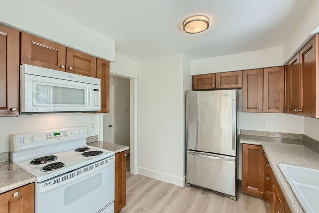 Foto del edificio - Charming 3/BR 2/BA Home with Spacious Back...