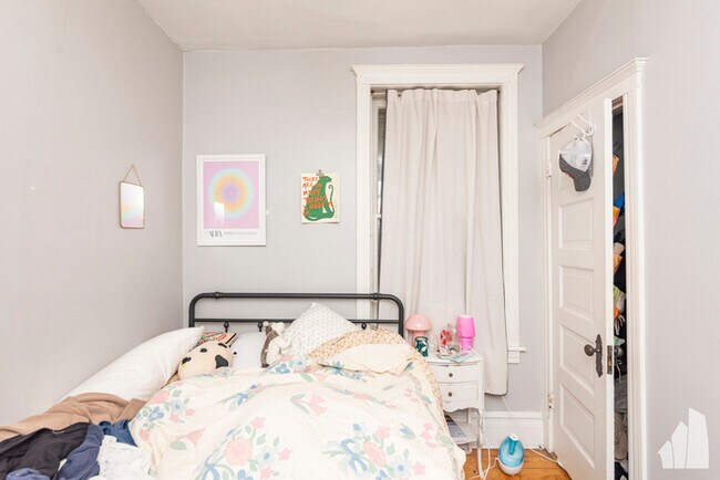 Foto del edificio - Newly renovated 3 bed/1 bath in a historic...