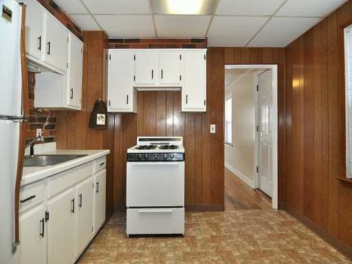 Building Photo - 214 3rd Ave