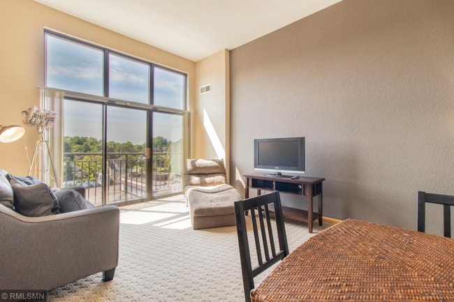 Foto del edificio - 4645 Park Commons Dr