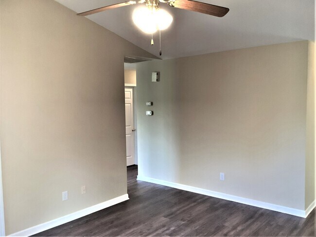 Building Photo - 859 Eli Moore Court