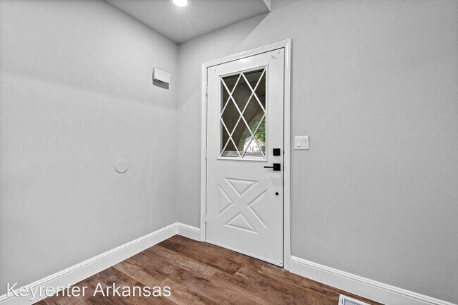 Building Photo - 4 br, 2 bath House - 522 Oakwood St