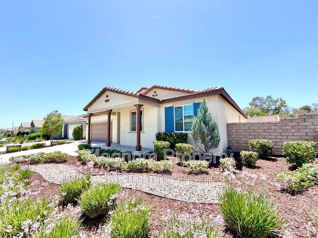 Foto del edificio - 32463 McKiernan Ln