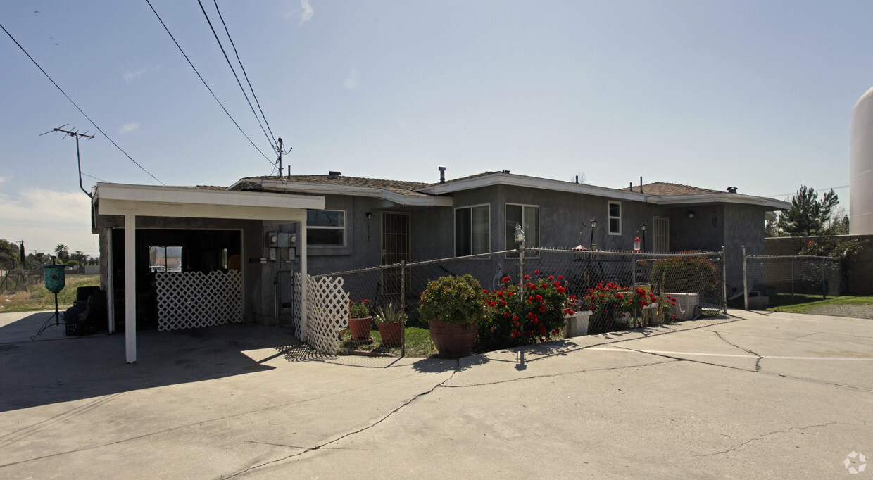 Building Photo - 17755 San Bernardino Ave