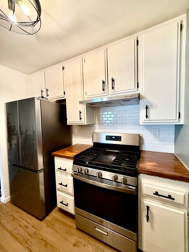 Foto del edificio - 7334 Quill Dr