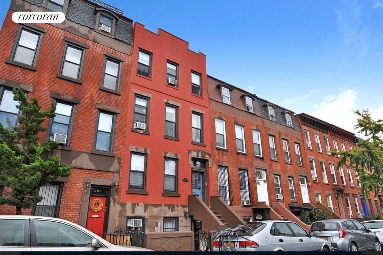 Primary Photo - 365 Hoyt St