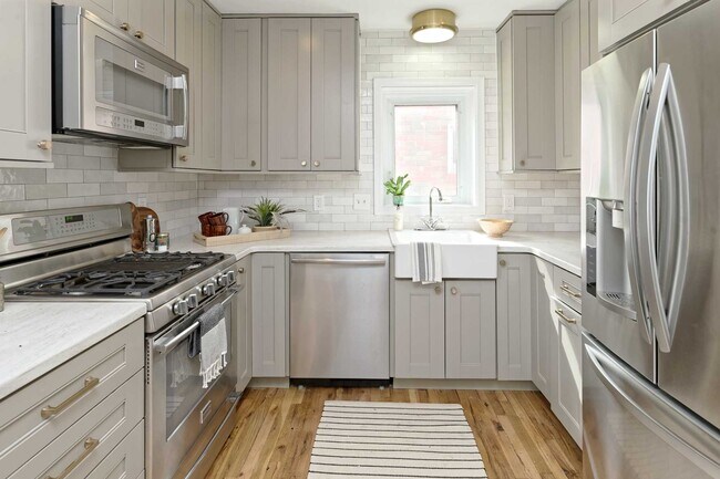 Foto del edificio - 3554 Jamieson Ave