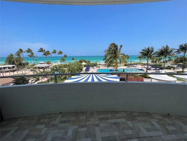 Building Photo - 5161 Collins Ave