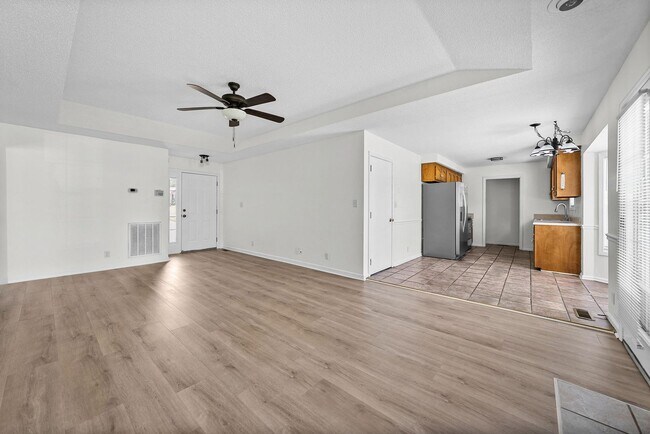 Foto del edificio - 409 Sandburg Dr