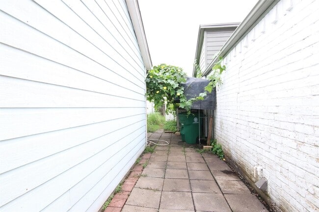 Building Photo - 4231 Yupon Ridge Dr