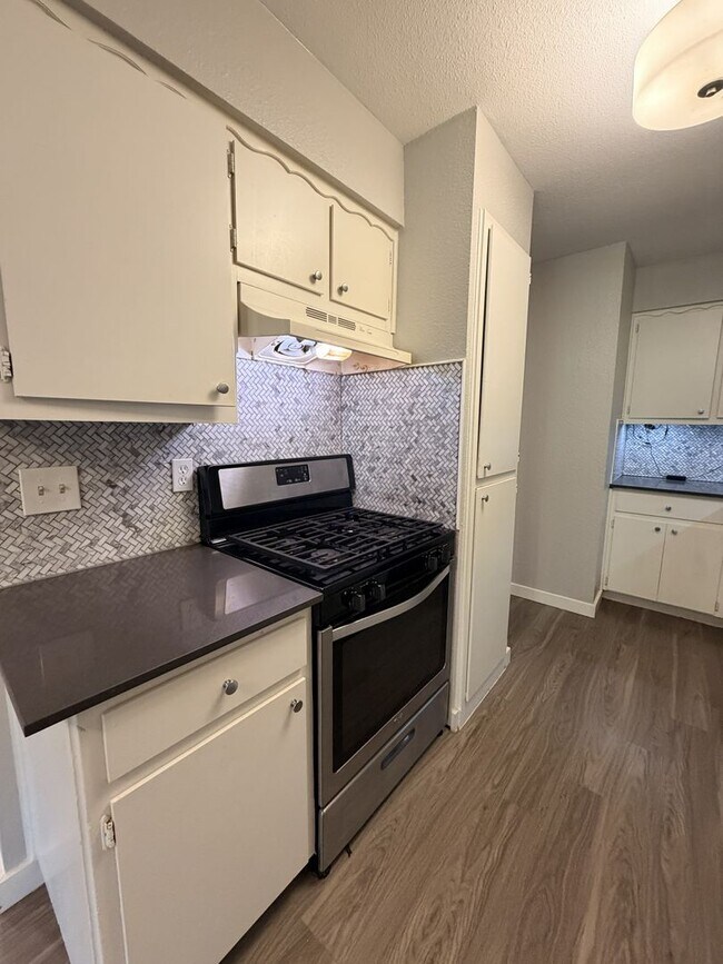 Foto del edificio - 10615 Golden Quail Dr
