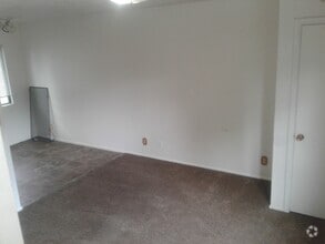 Building Photo - 303 N 400 W