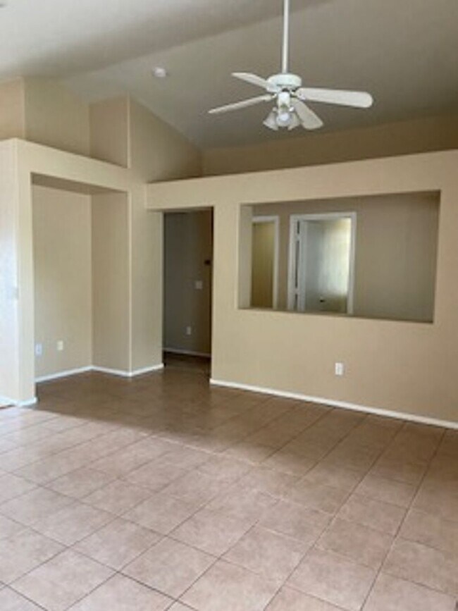 Foto del edificio - Immaculate 3-bedroom, 2 bath home in Chandler