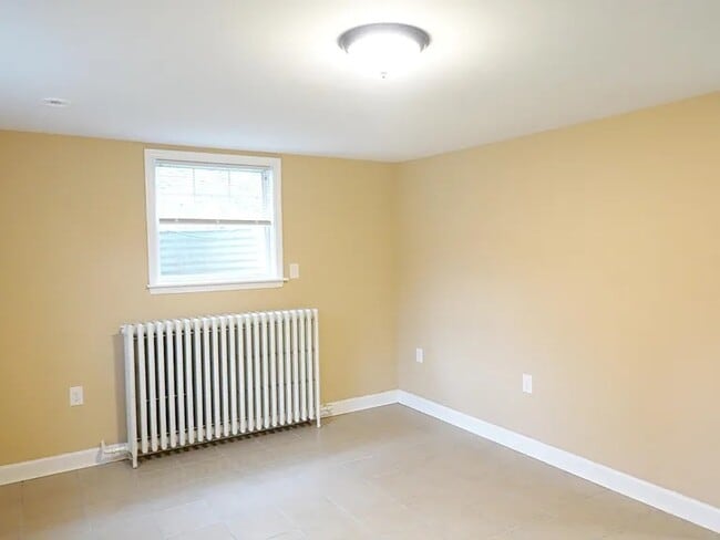 Building Photo - 910 Kennebec Ave