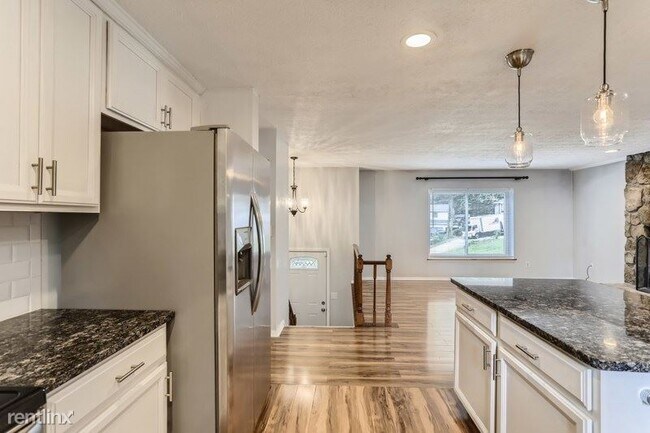 Foto del edificio - 3 br, 2.5 bath House - 5909 Chatham Court ...