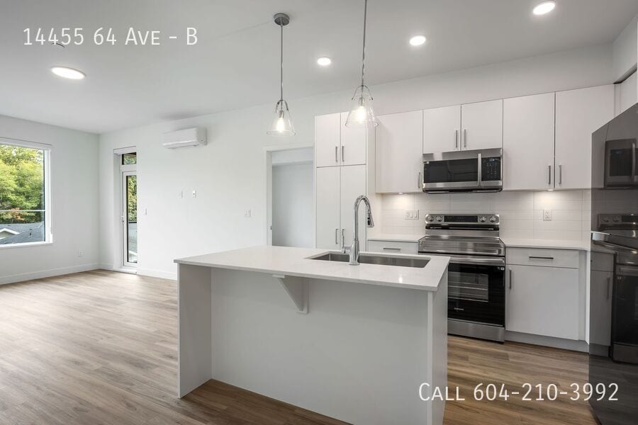 Primary Photo - Brand New Condo in Sterling at Bell Centre...