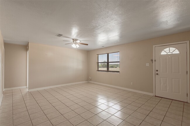 Building Photo - 2303 TX-19