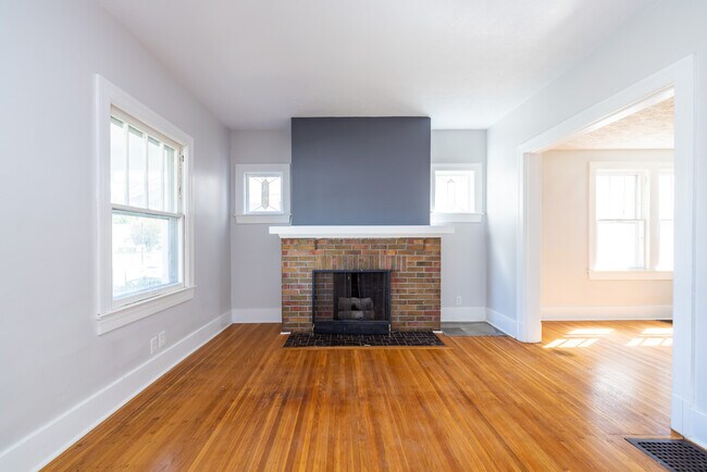 Foto del edificio - 108 W Collins Ct