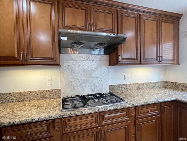Foto del edificio - 4 br, 3 bath House - 4937 Peck Rd Unit C