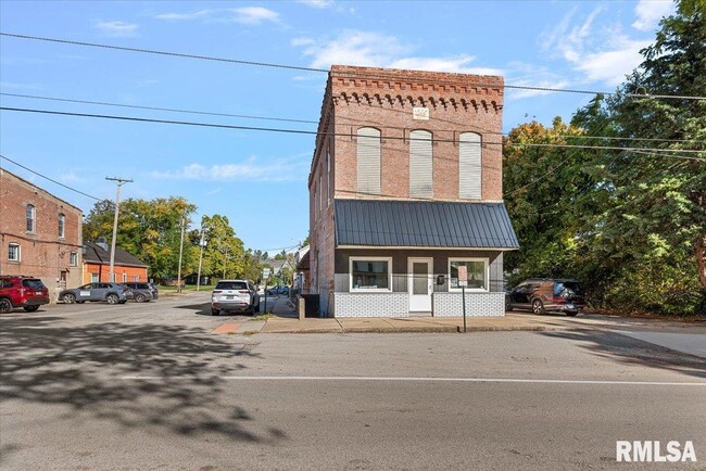 Building Photo - 201 E Main St