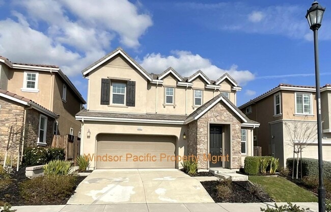 Photo - 4807 Valerio St House