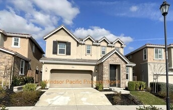 Building Photo - 4807 Valerio St