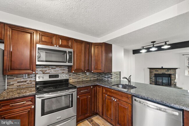 Building Photo - 8315 Brookvale Ct