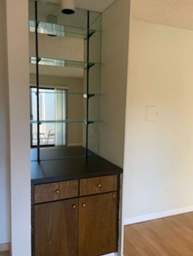 Foto del edificio - One Bedroom Condo Available $500 OFF FIRST...