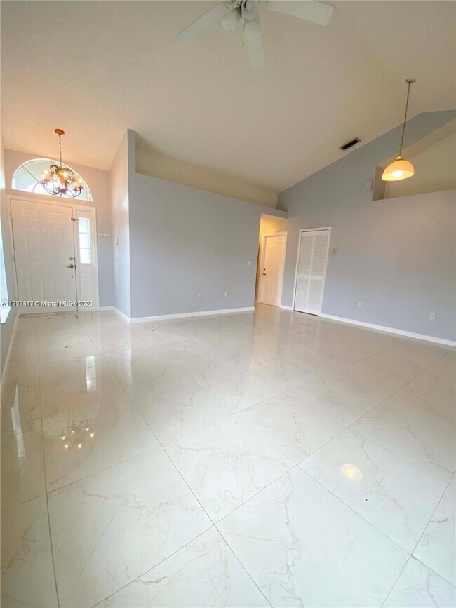 Foto del edificio - 487 SE 20th Dr