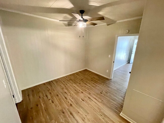 Building Photo - 1702 Bunch St