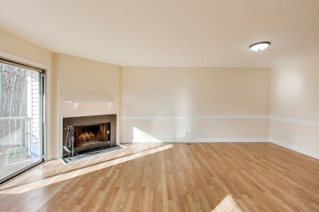 Building Photo - FRESH & READY -- Elegant 3 bedroom, 2.5 bath - 2 Level Condo!