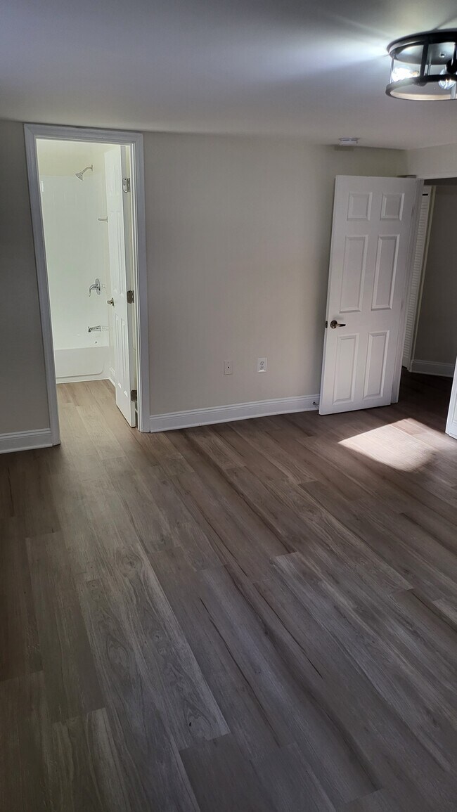 Foto del edificio - 6123 Drylog St