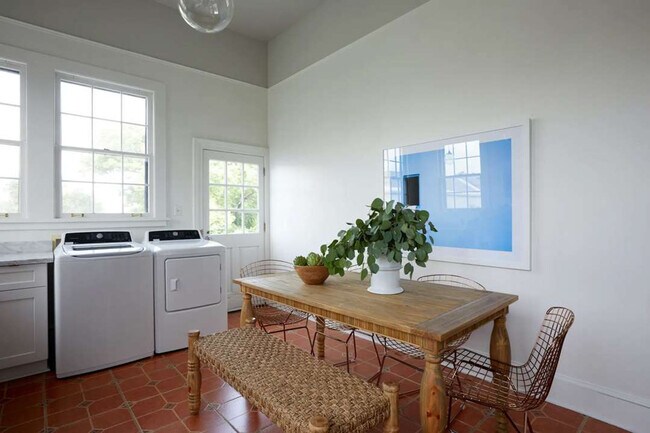 Foto del edificio - 2317 N Rampart St