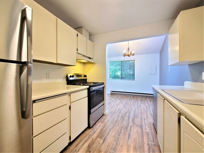 Building Photo - 2 Bed / 2 Bath Condo in Mountlake Terrace ...