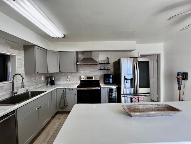 Foto del edificio - Beautifully ranch-style home in Central Virginia Beach