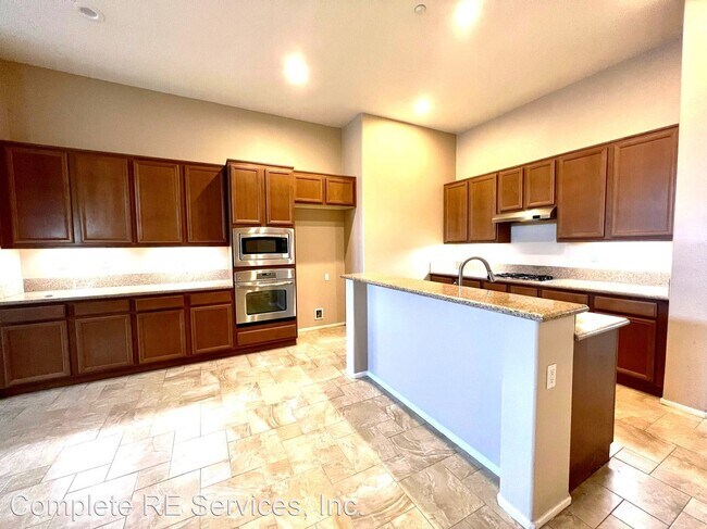 Foto del edificio - 4 br, 2 bath House - 16352 Freesia Ln