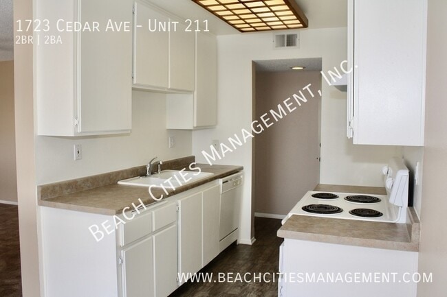 Building Photo - 1723 Cedar Ave