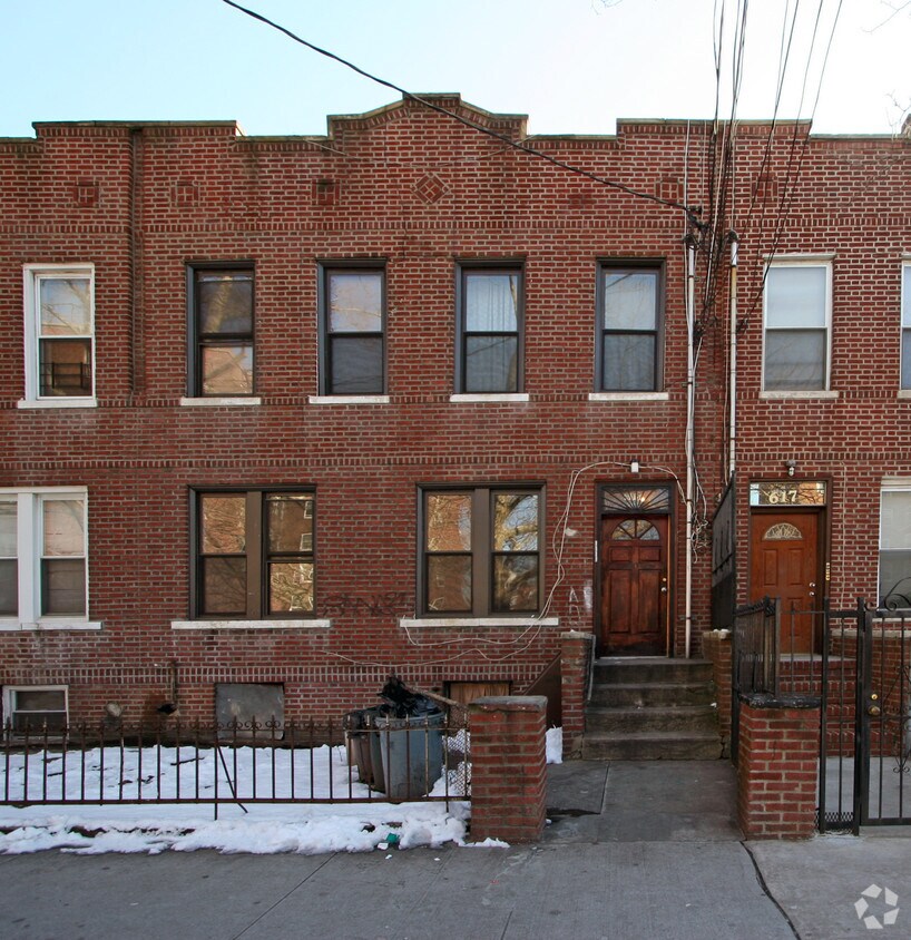 Foto principal - 615 Euclid Ave