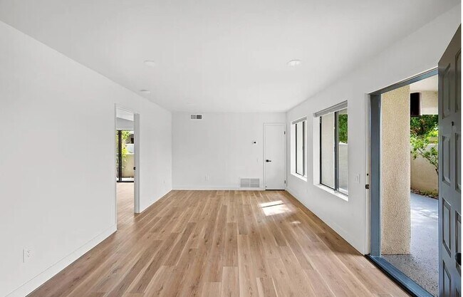 Foto del edificio - 353 N Hermosa Dr