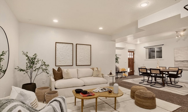 Living Room - 1509 Pratt St