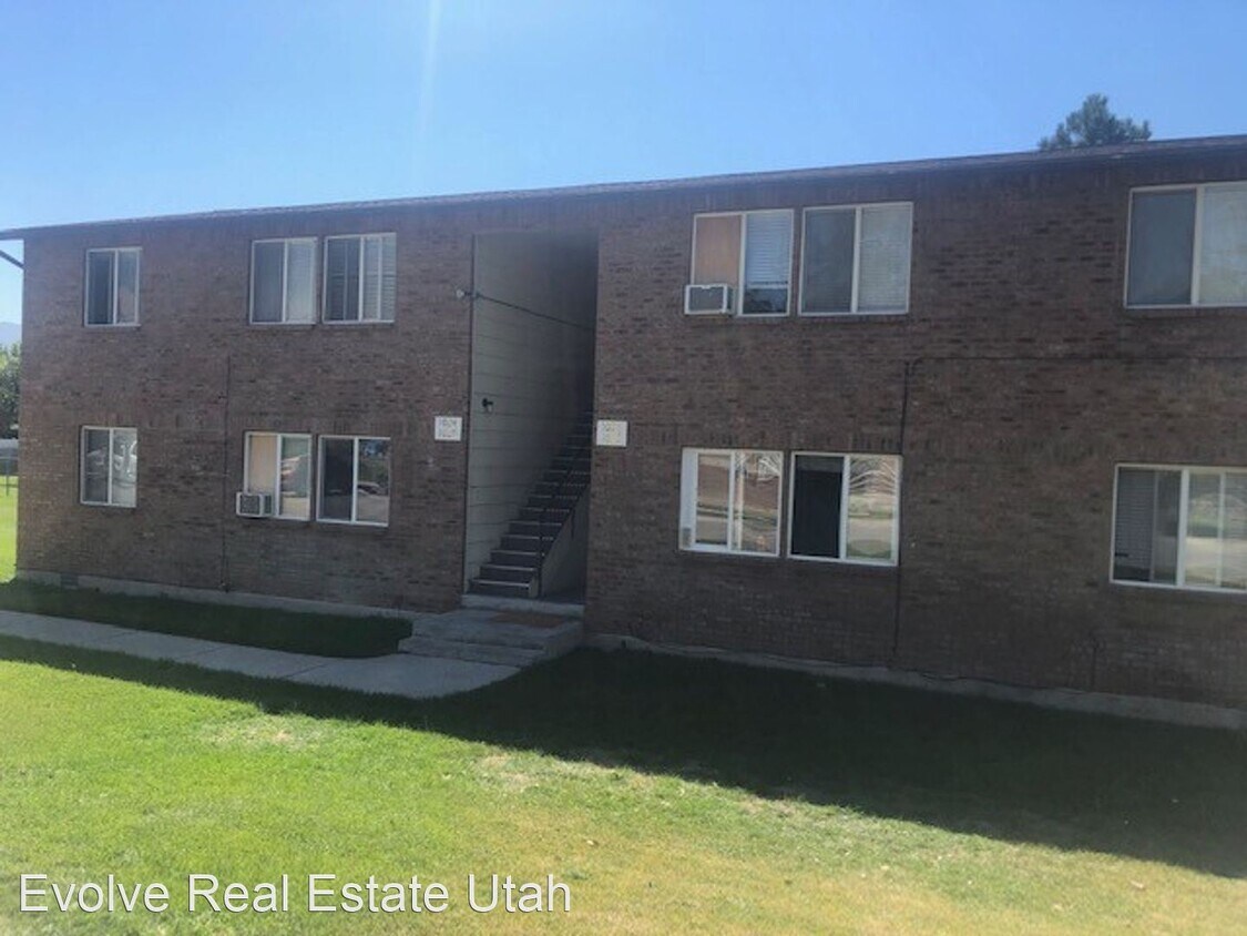 Foto principal - 2 br, 1 bath House - 1024 N 1300 W